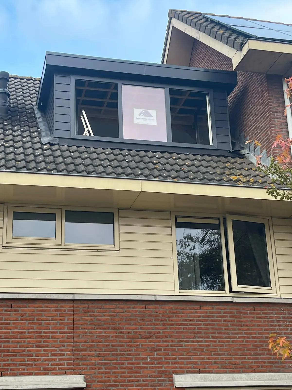 Dakkapel Barger-Compascuum met antraciet bekleding