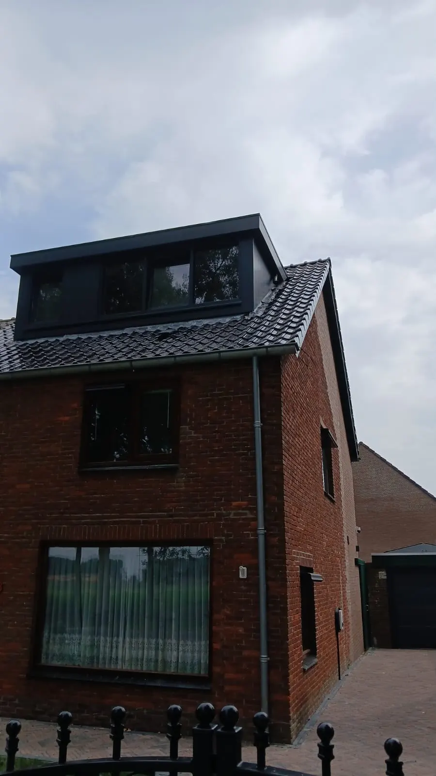 Dakkapel Coevorden op een hoekwoning
